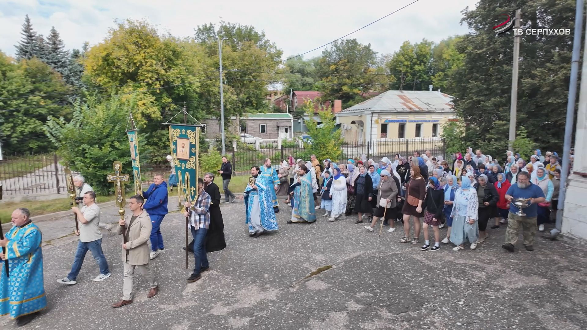 В Серпухове на праздник Успения Пресвятой Богородицы верующие прошли Крестным ходом
