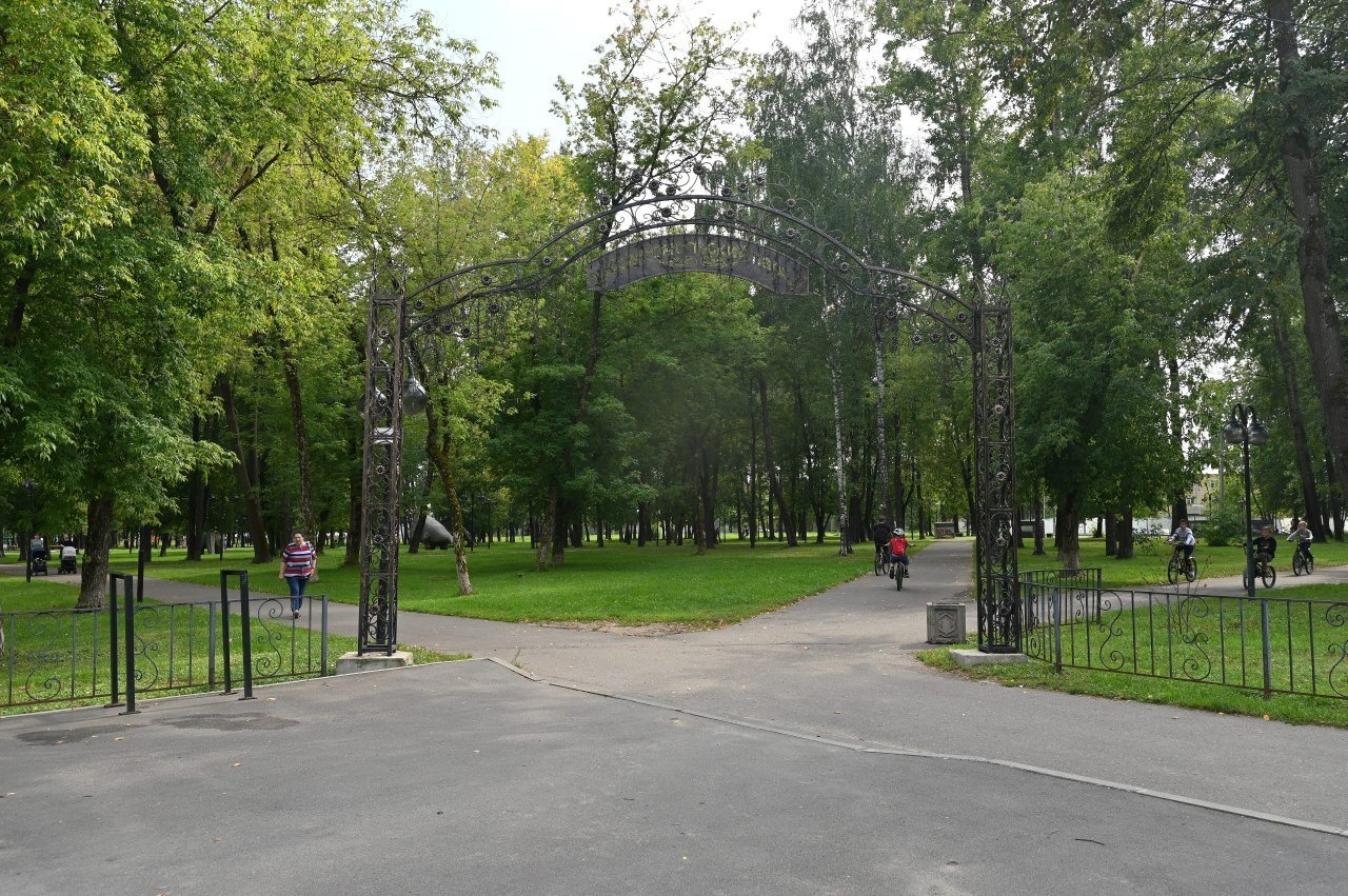 В Комсомольском парке продолжаются работы по строительству скейт-парка и памп-трека