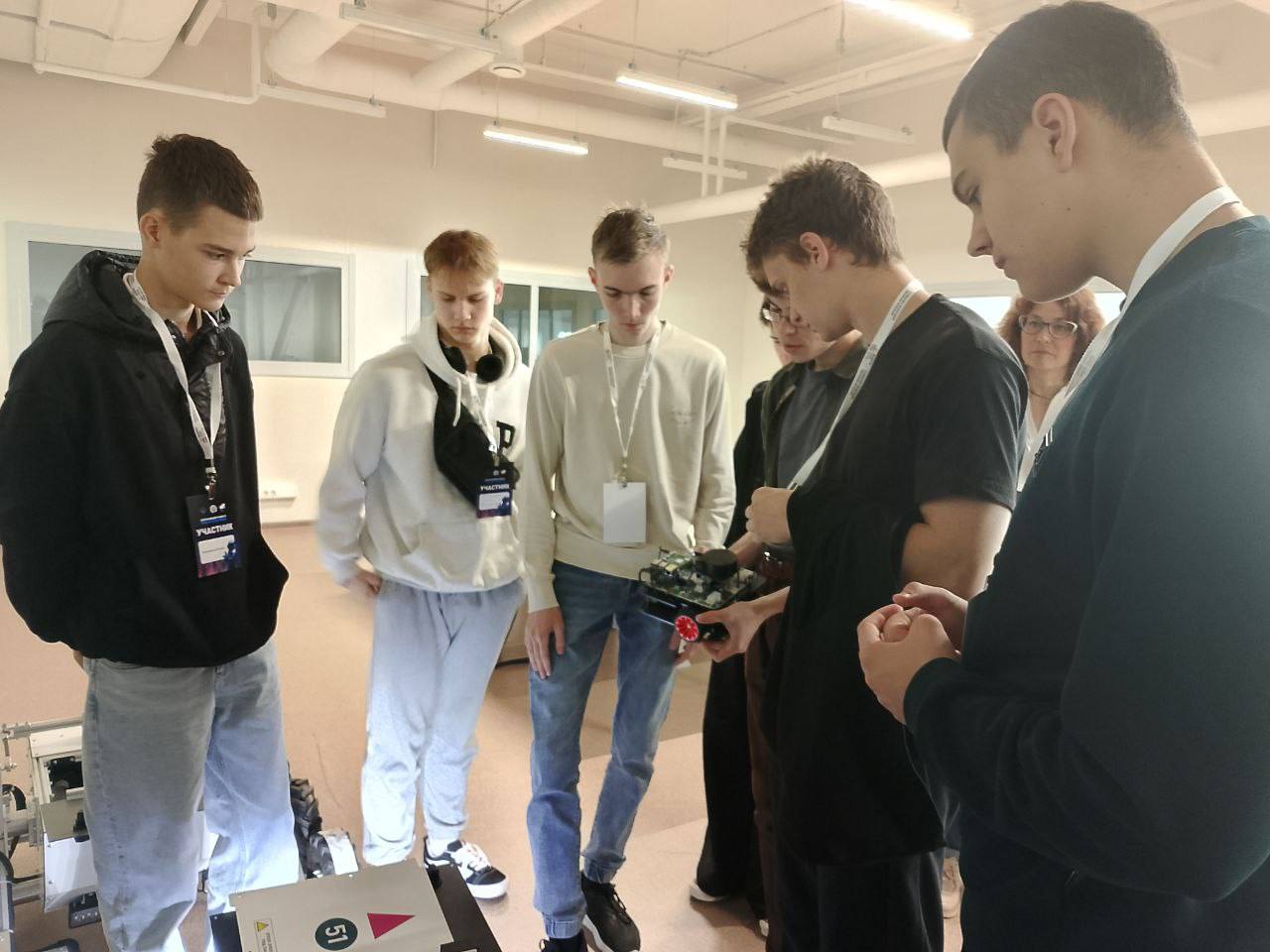 Первокурсники кластера «Индустрия робототехники» из Серпухова приняли участие в Российском турнире 