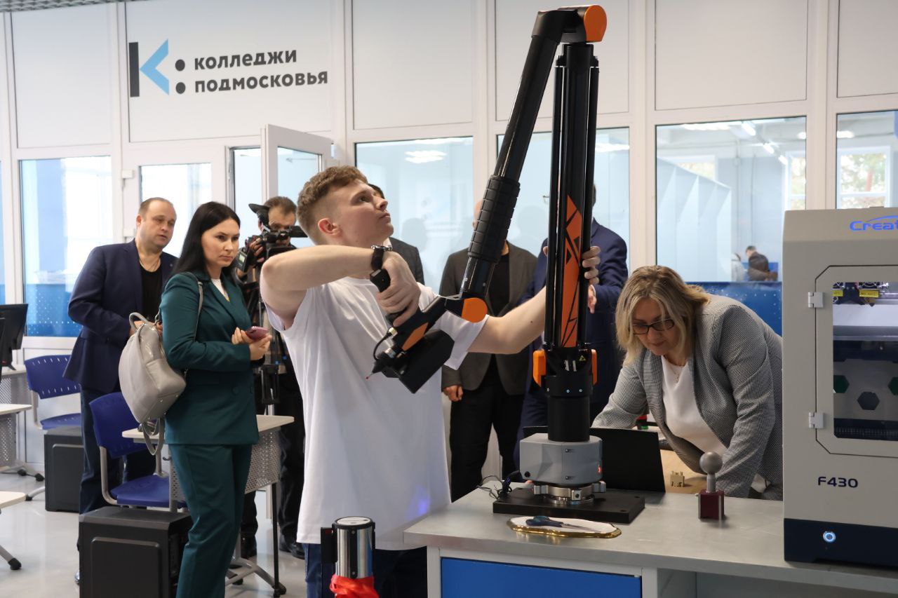 В корпусе №6 Губернского колледжа Серпухова открыта первая мастерская роботизированной техники