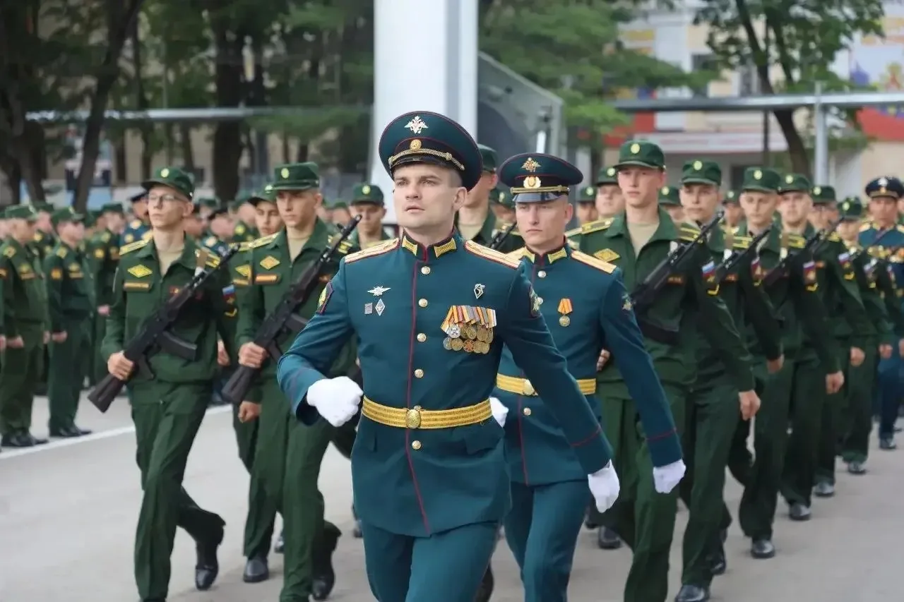 В Серпухове более 250 курсантов приняли воинскую присягу.