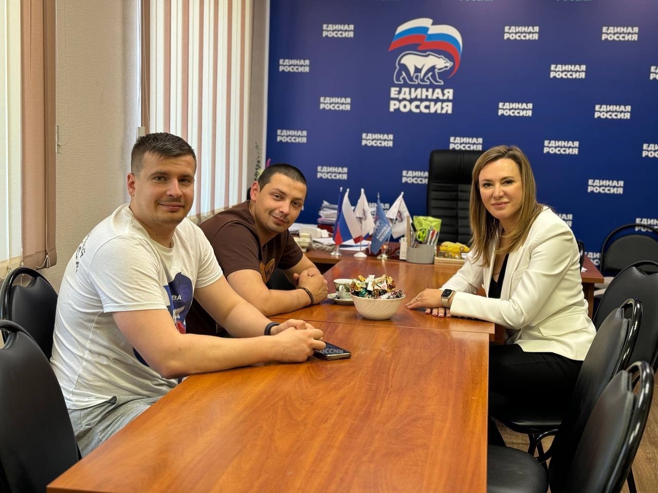 В Серпуховском местном отделении «Единой России» передали гуманитарную помощь бойцу СВО, прибывшему в отпуск 