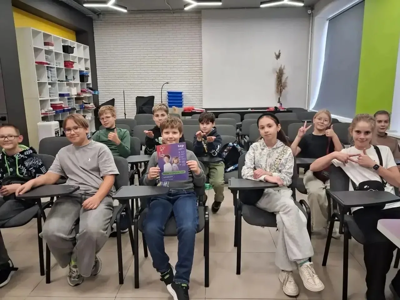 Школьники из Серпухова провели каникулы в лагере «Кибербез осень»