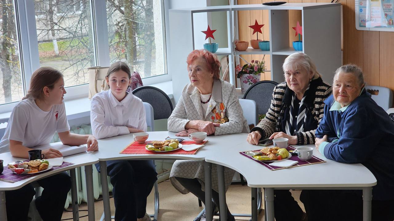 В Протвино ветераны и учащиеся Гимназии устроили совместное чаепитие