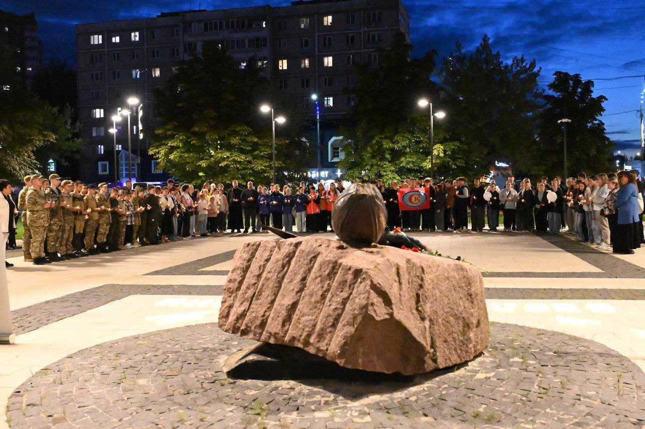 В День солидарности в борьбе с терроризмом в Серпухове зажгли свечи памяти