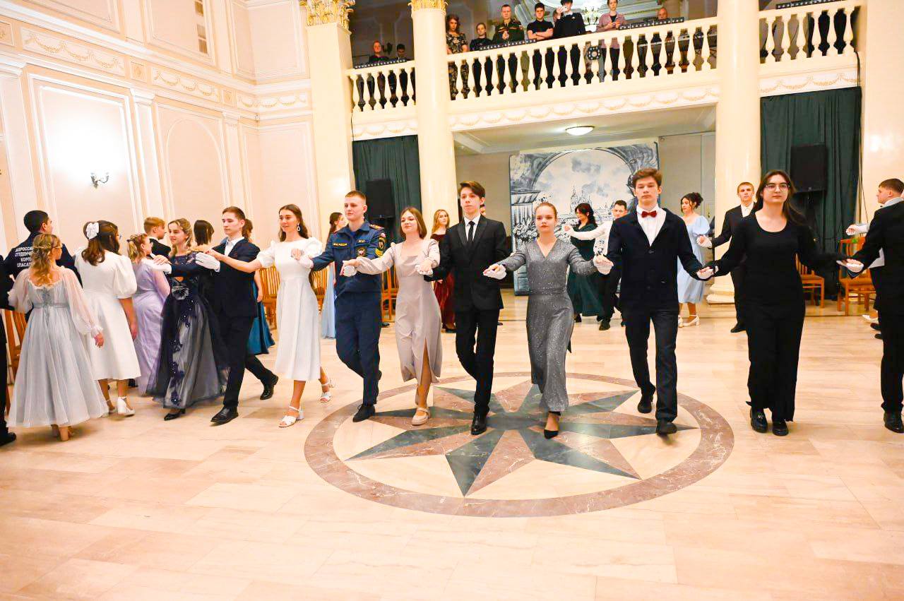 В Серпухове прошёл традиционный бал в четь Дня студента