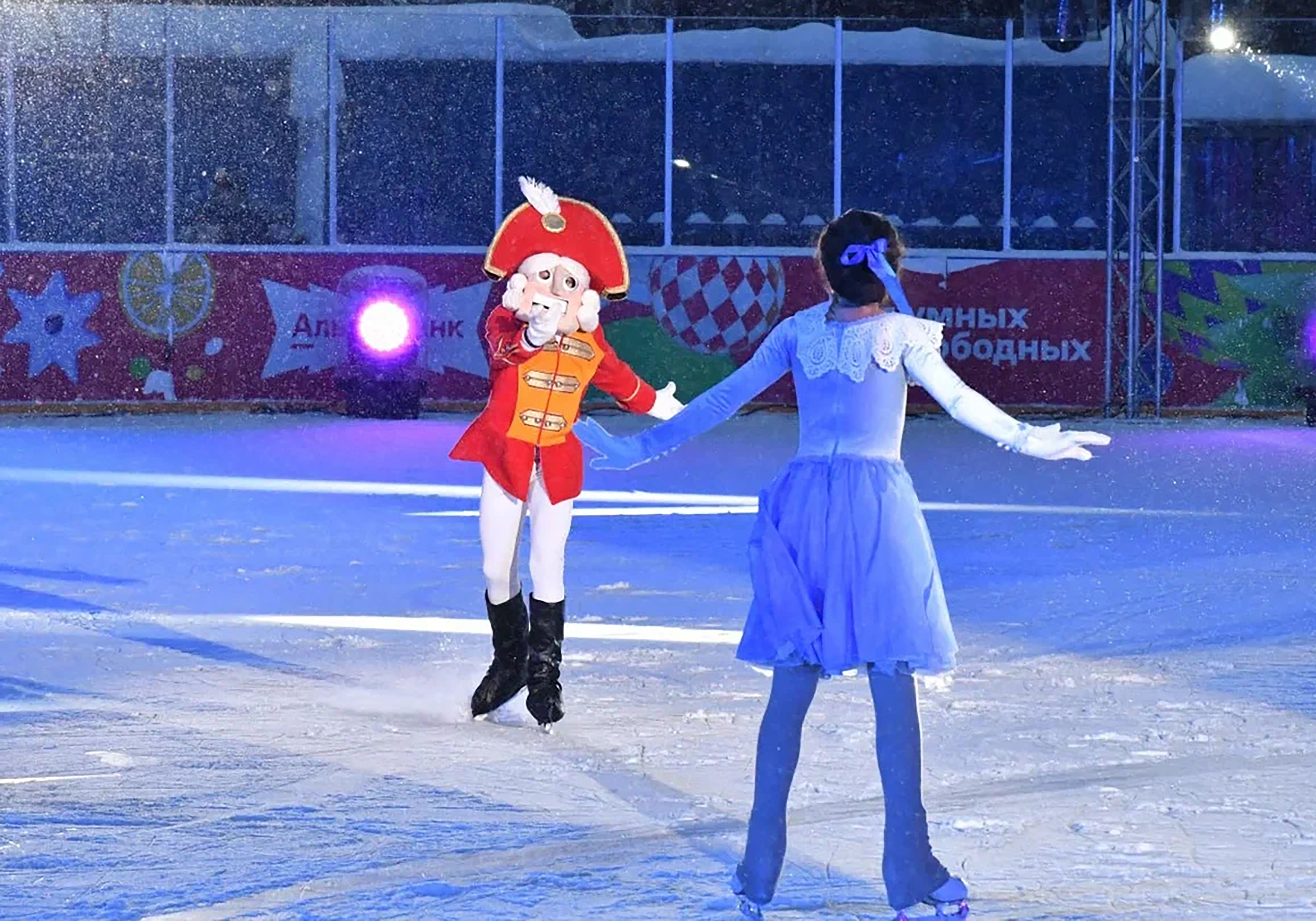 Серпуховичи увидели ледовое шоу «Щелкунчик»