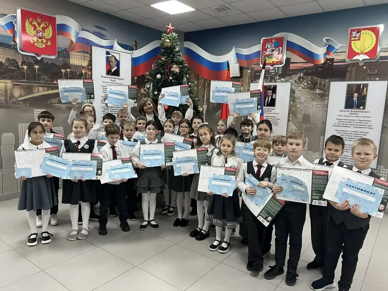 ‎«МастЕРскую Деда Мороза» организовали в серпуховской школе №18 