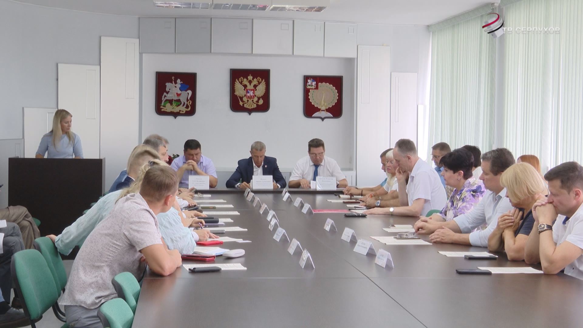 Депутаты Серпухова утвердили новые меры поддержки для педагогов 
