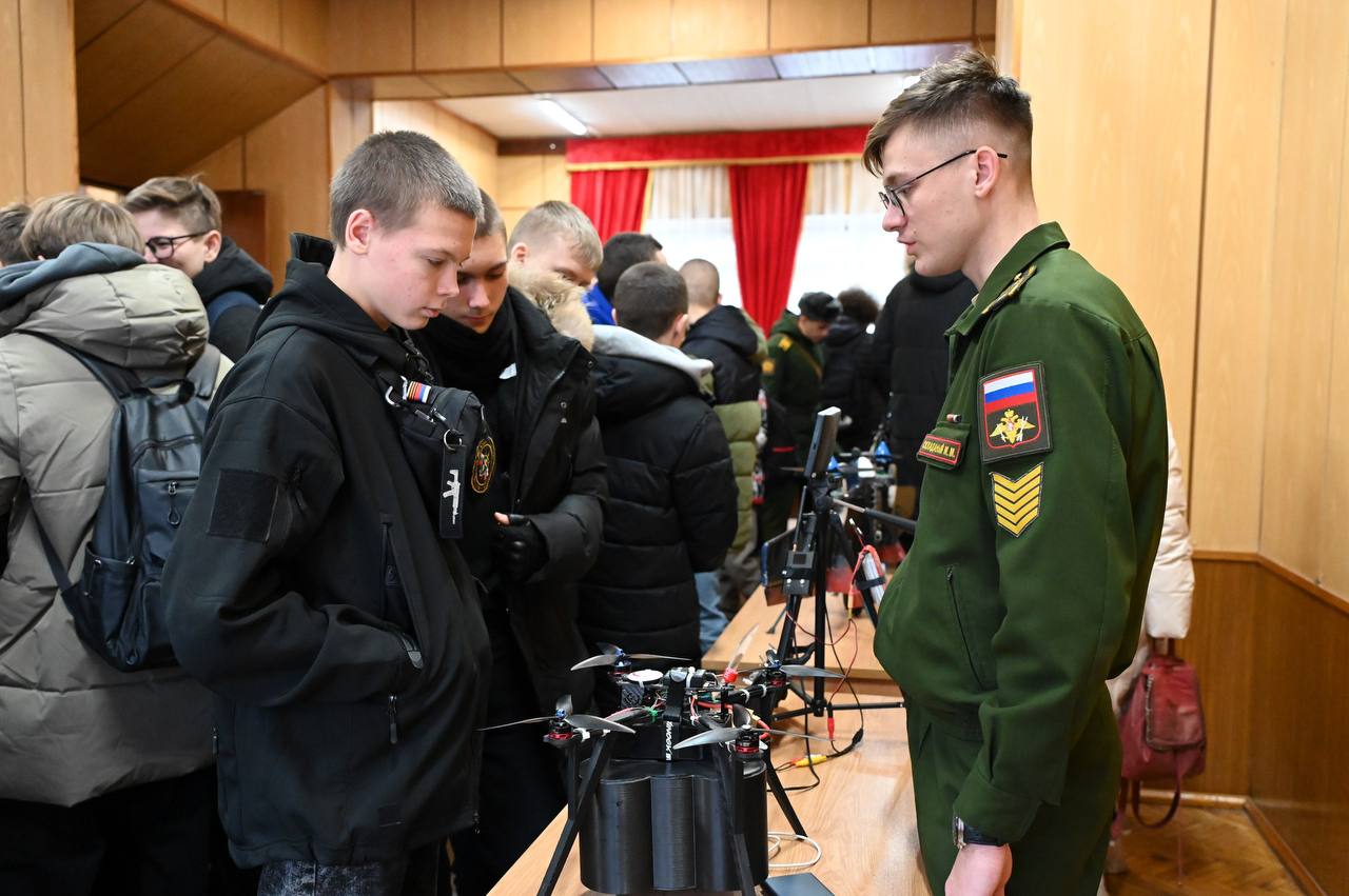 Школьникам и студентам Серпухова рассказали об учёбе в филиале Военной академии РВСН
