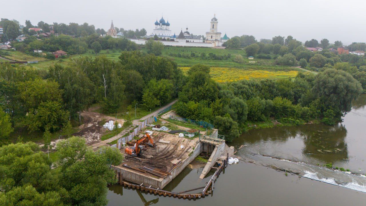 В Серпухове продолжается ремонт плотины