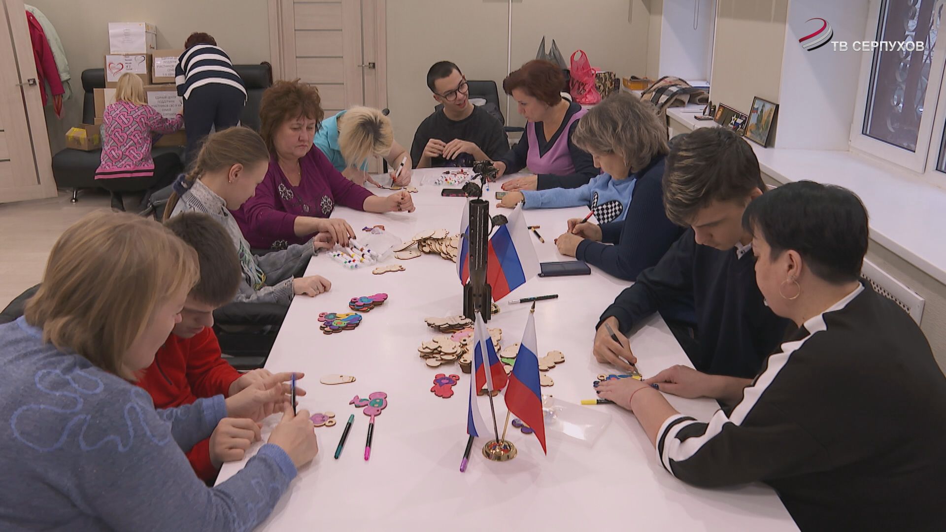 В Серпухове прошел мастер-класс по росписи брелоков для детей с особенностями развития