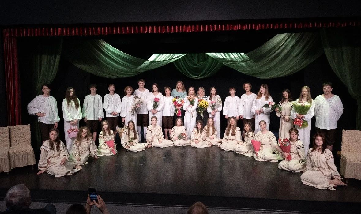 В Серпухове в театре «Зазеркалье» с аншлагом прошла премьера спектакля «Сердце императора»