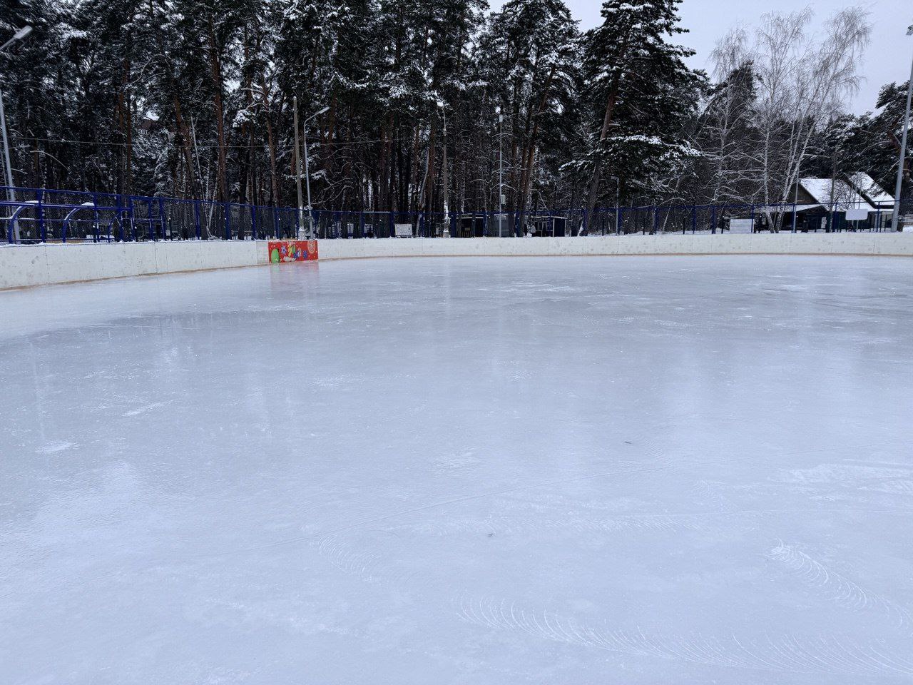 В Серпухове начал работу каток на стадионе "Спартак"