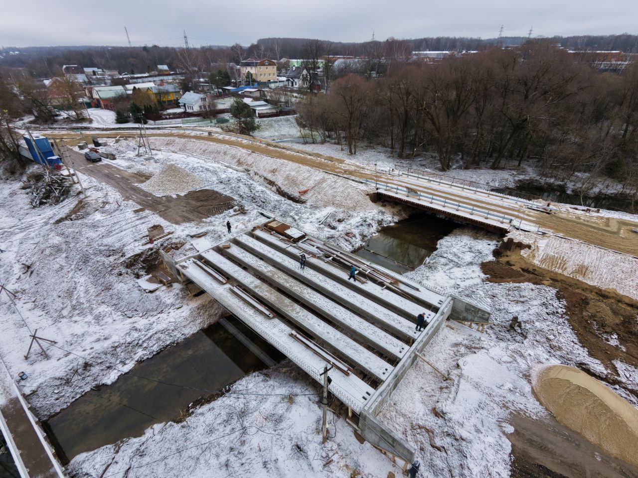 В Лукино и Бутурлино под Серпуховом продолжается ремонт мостов