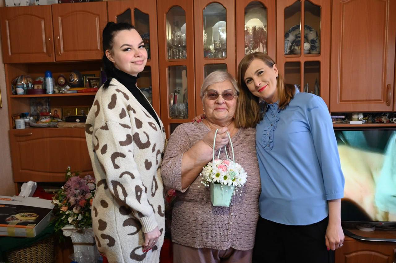 В Серпухове поздравили с Днём рождения заслуженного работника печати Елизавету Кузьмину