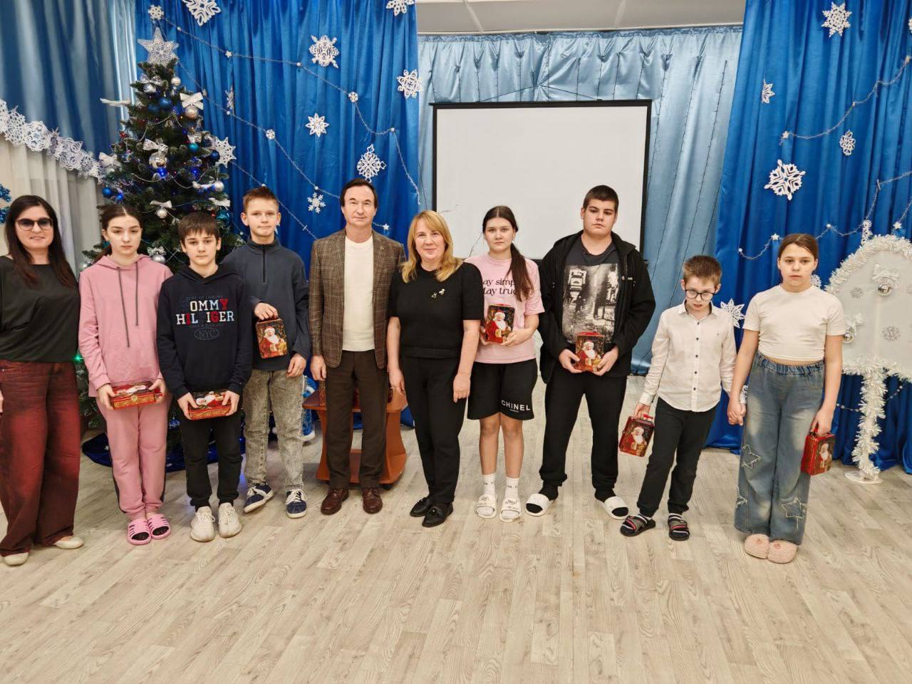 Президент ИИФ Алексей Царьков поздравил 50 детей в центре «Серпуховский»