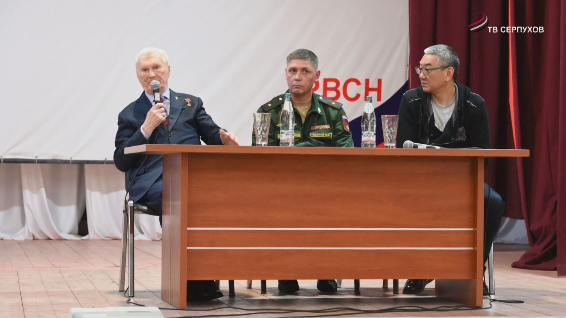 Курсанты Серпухова встретились с легендой российского спецназа