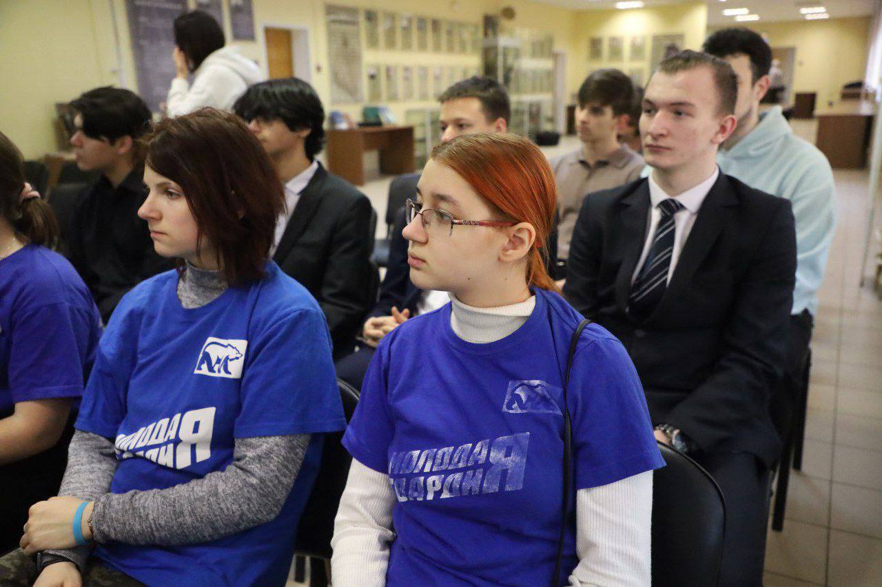 «Школа молодого политика» в Серпухове начала новый учебный год