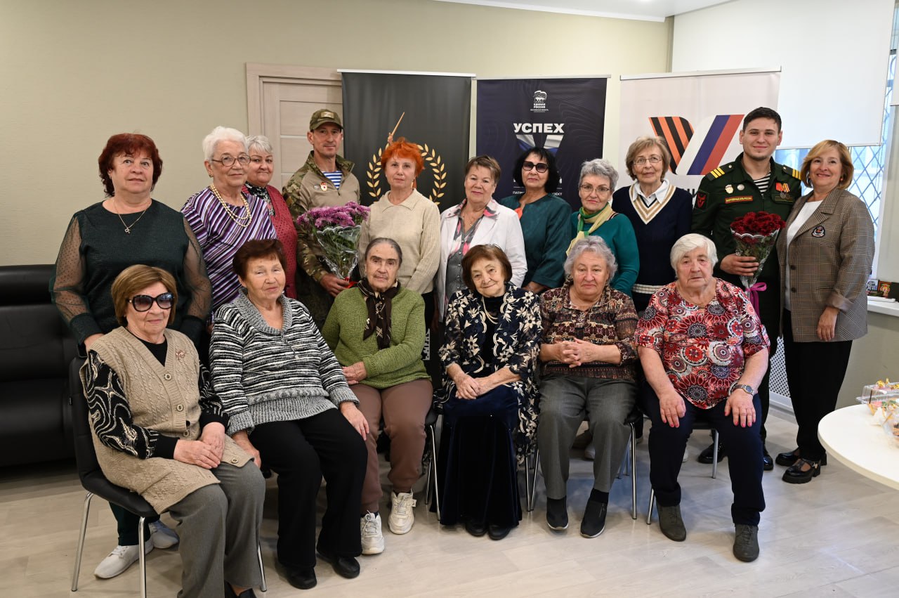 Ветераны СВО встретились в Серпухове с «Серебряными волонтёрами»