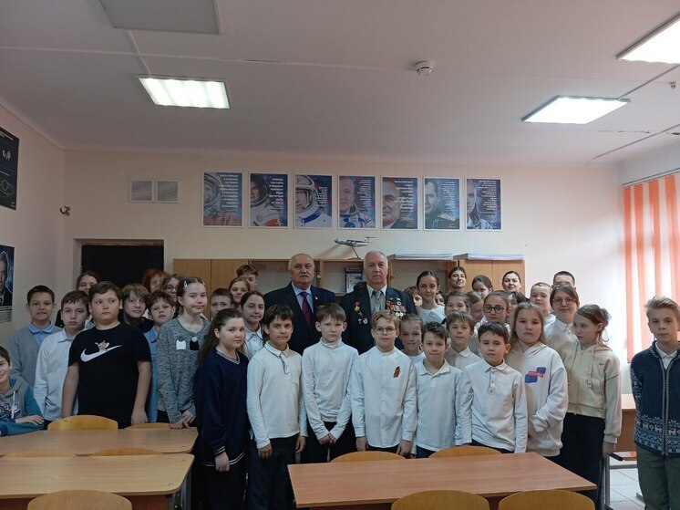 Урок мужества провели в пущинской Гимназии представители местного отделения «Боевого братства»