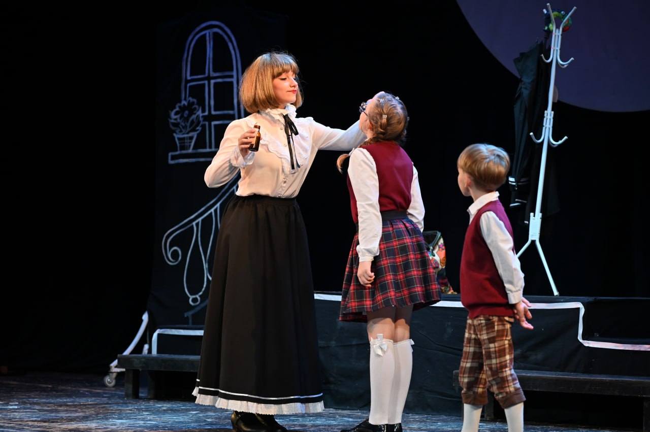 В Серпуховском музыкально-драматическом театре состоялся благотворительный праздник для маленьких жителей округа и их родителей, посвященный Дню защиты детей