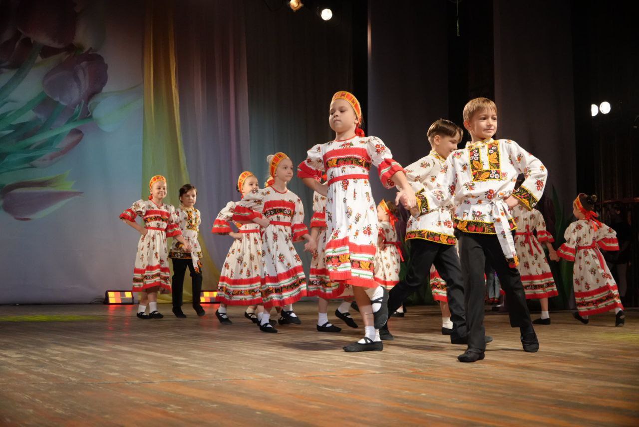 В учреждениях культуры Серпухова прошли праздничные концерты ко Дню матери