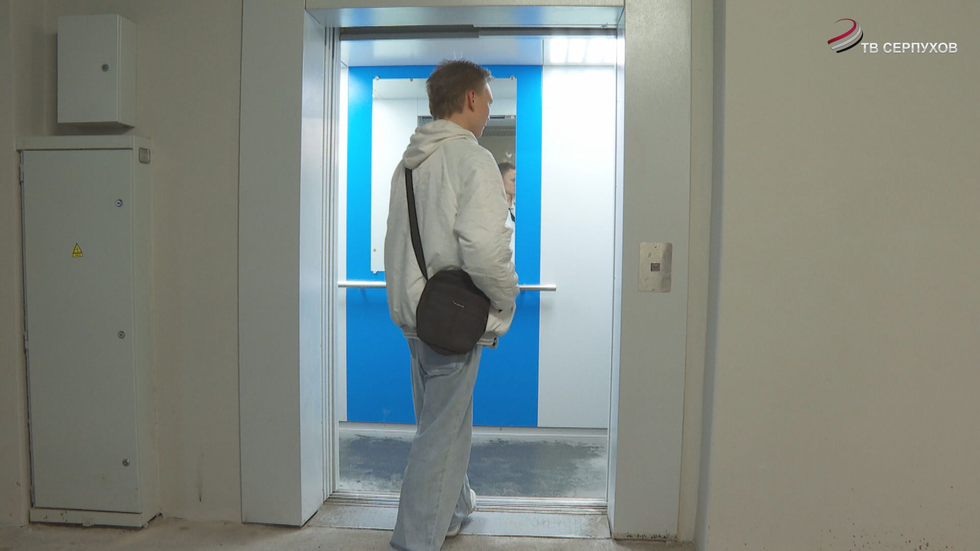 На новом пешеходном мосту на станции "Серпухов" заработали три лифта