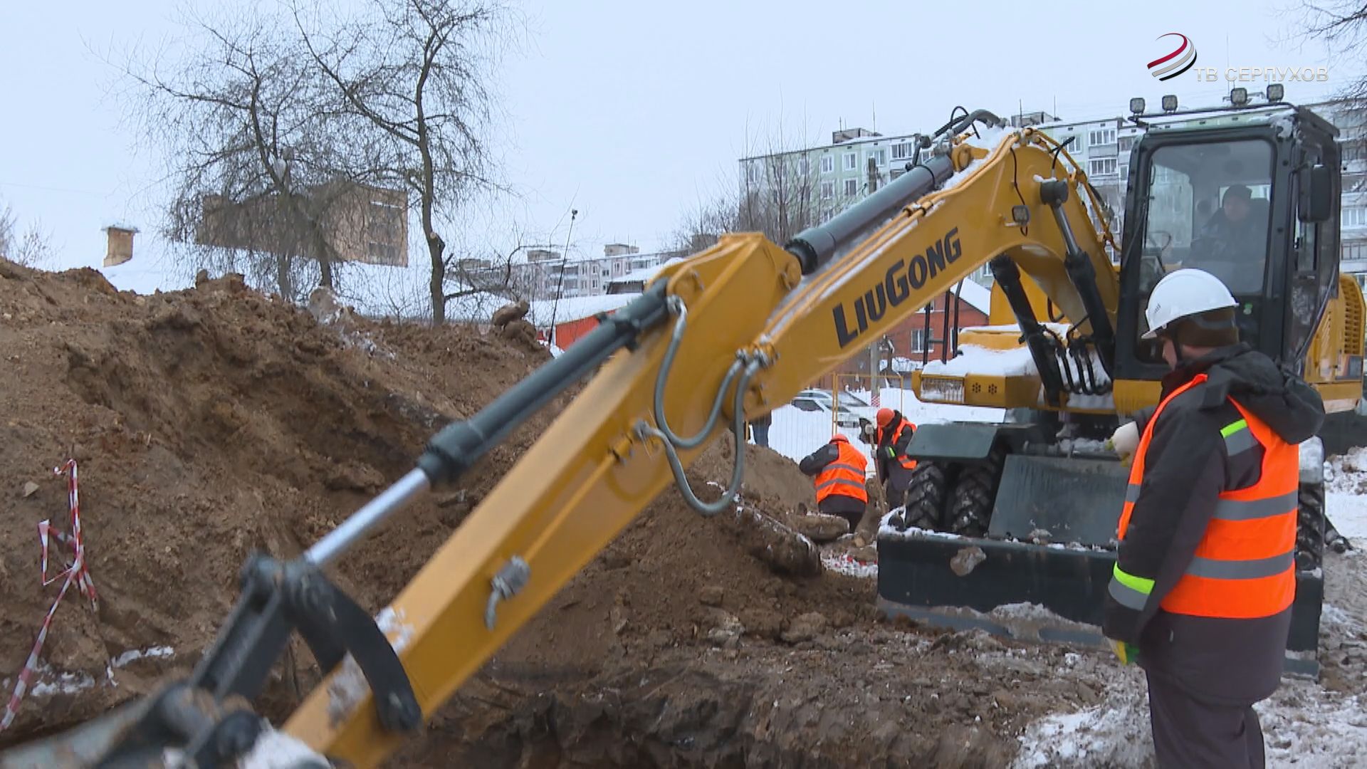 На Подольской улице прокладывают новую теплотрассу