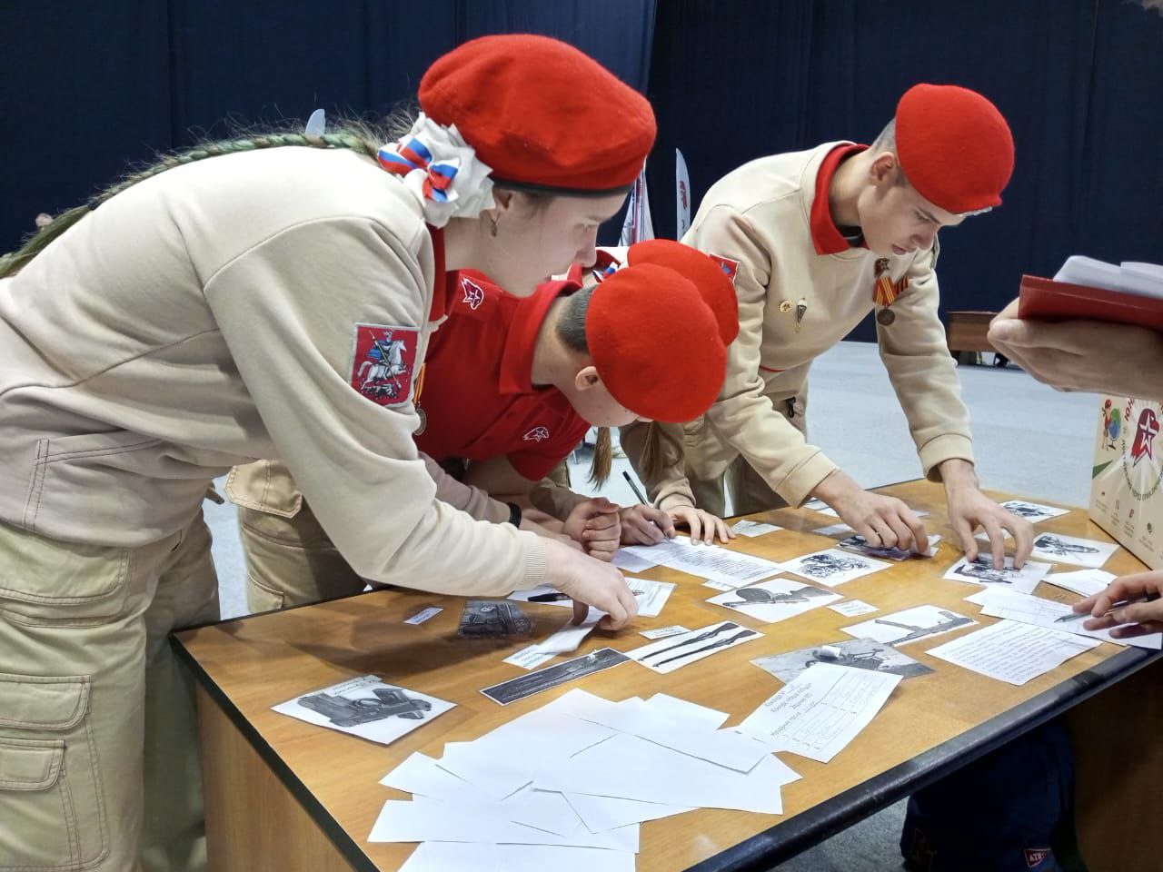 Юнармейские отряды «Пересвет» и «Штурм» из Серпухова приняли участие в чемпионатах в Подольске