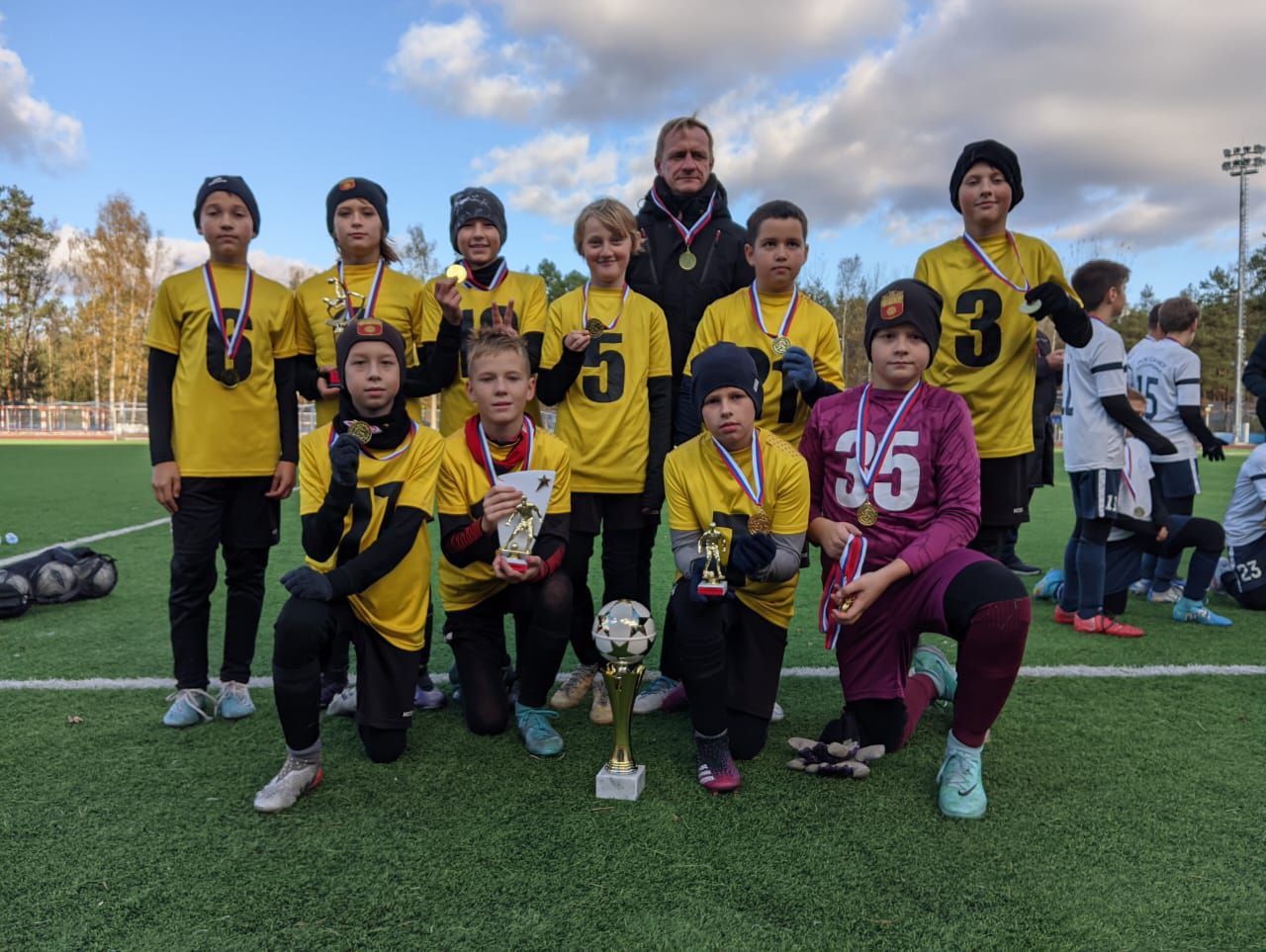 Футболисты из Серпухова стали чемпионами межрегионального турнира по футболу 