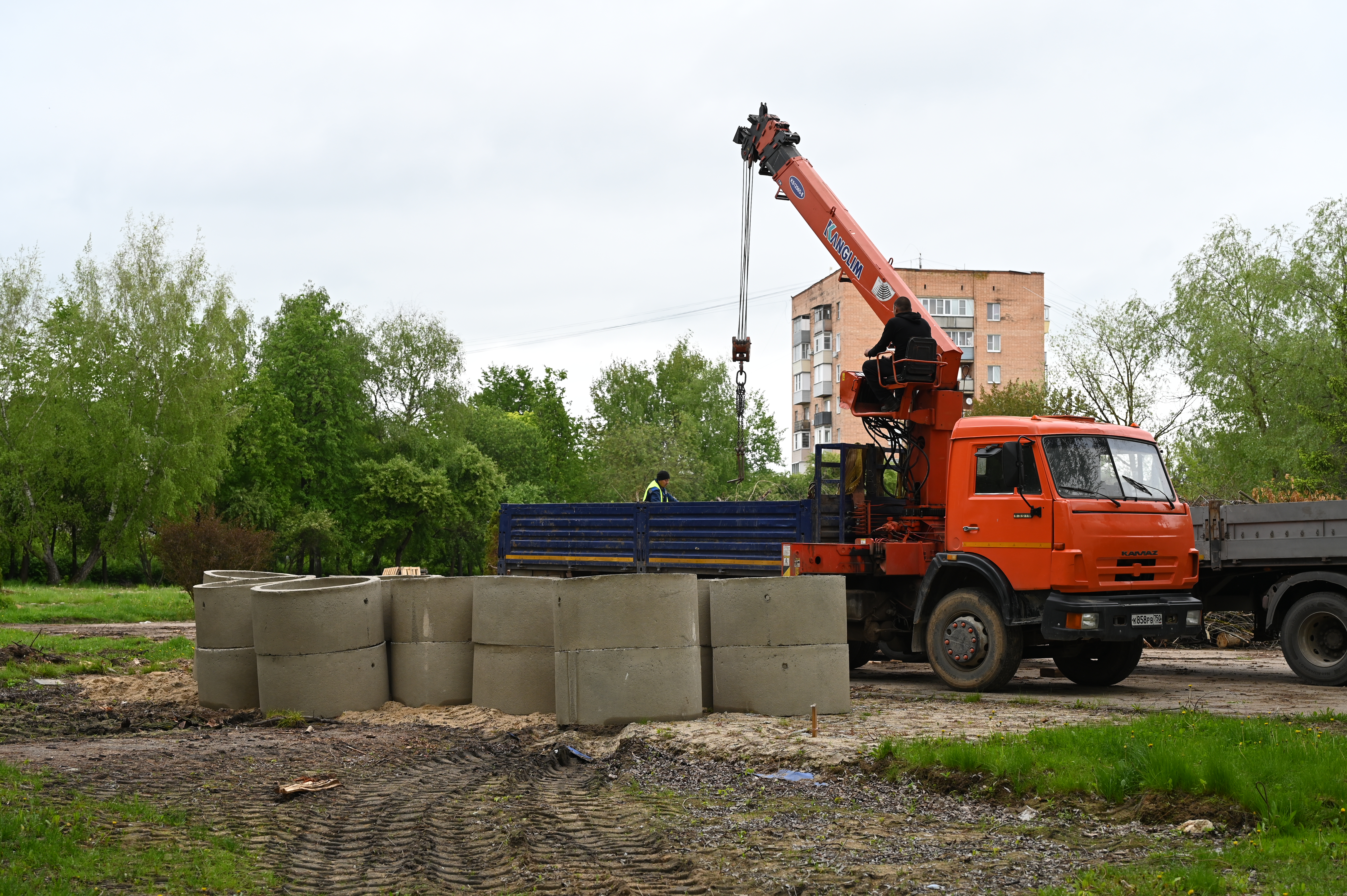 В парке «Питомник» в Серпухове проходит реконструкция