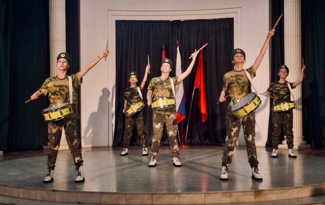 В парках Серпухова отметили День защитника Отечества 