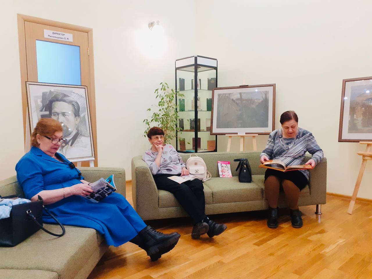 Серпуховская библиотека приглашает на встречу женского клуба «Мне можно»