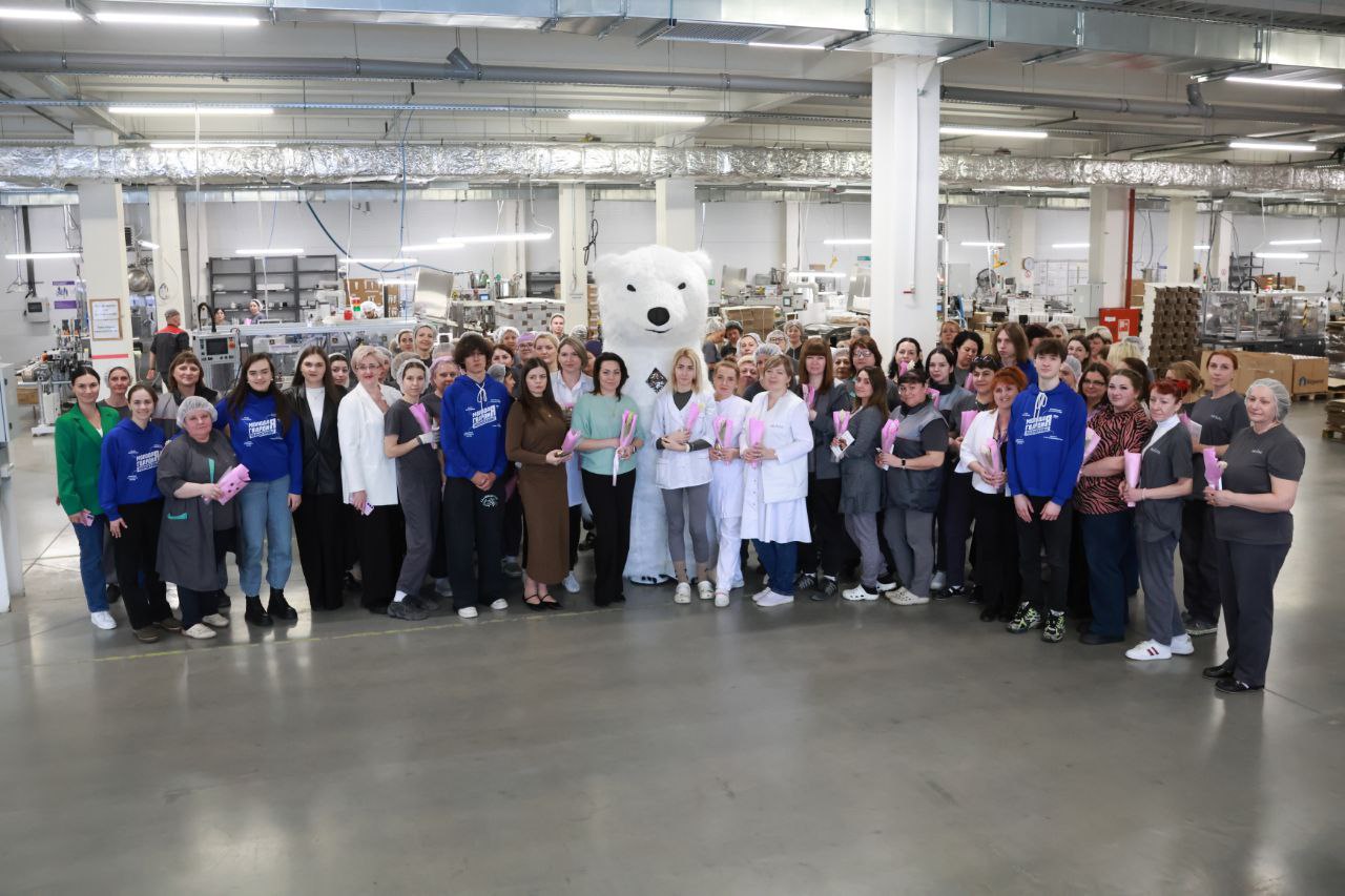 Работниц косметического производства в Протвино поздравили с Международным женским днем