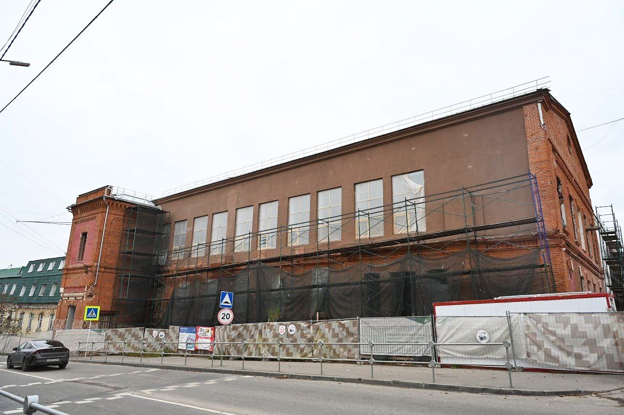 В ДК «Исток» и ДШИ «Синтез» в Серпухове продолжается капремонт