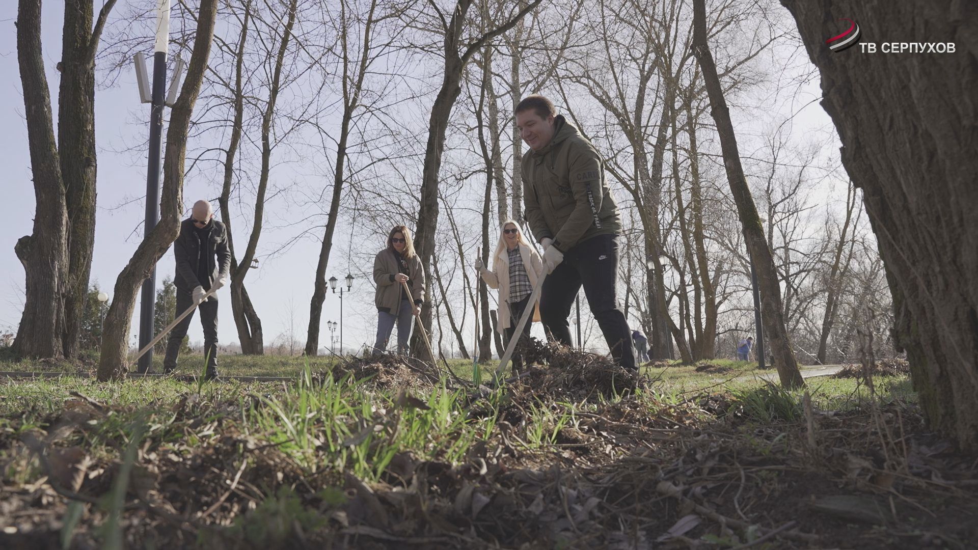 Коллектив Серпуховского информационного агентства вышел на субботник