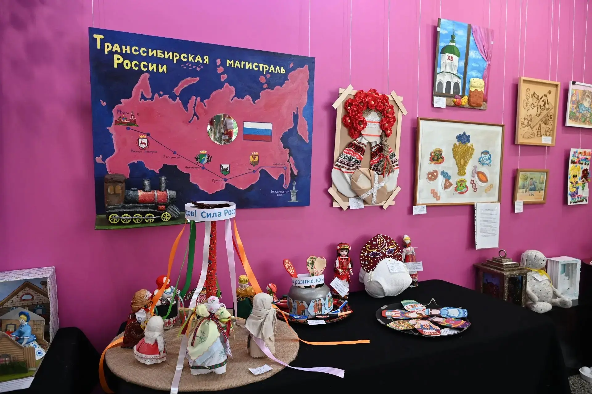 В Музейно-выставочном центре Серпухова открылась выставка-конкурс «Живая связь времён»