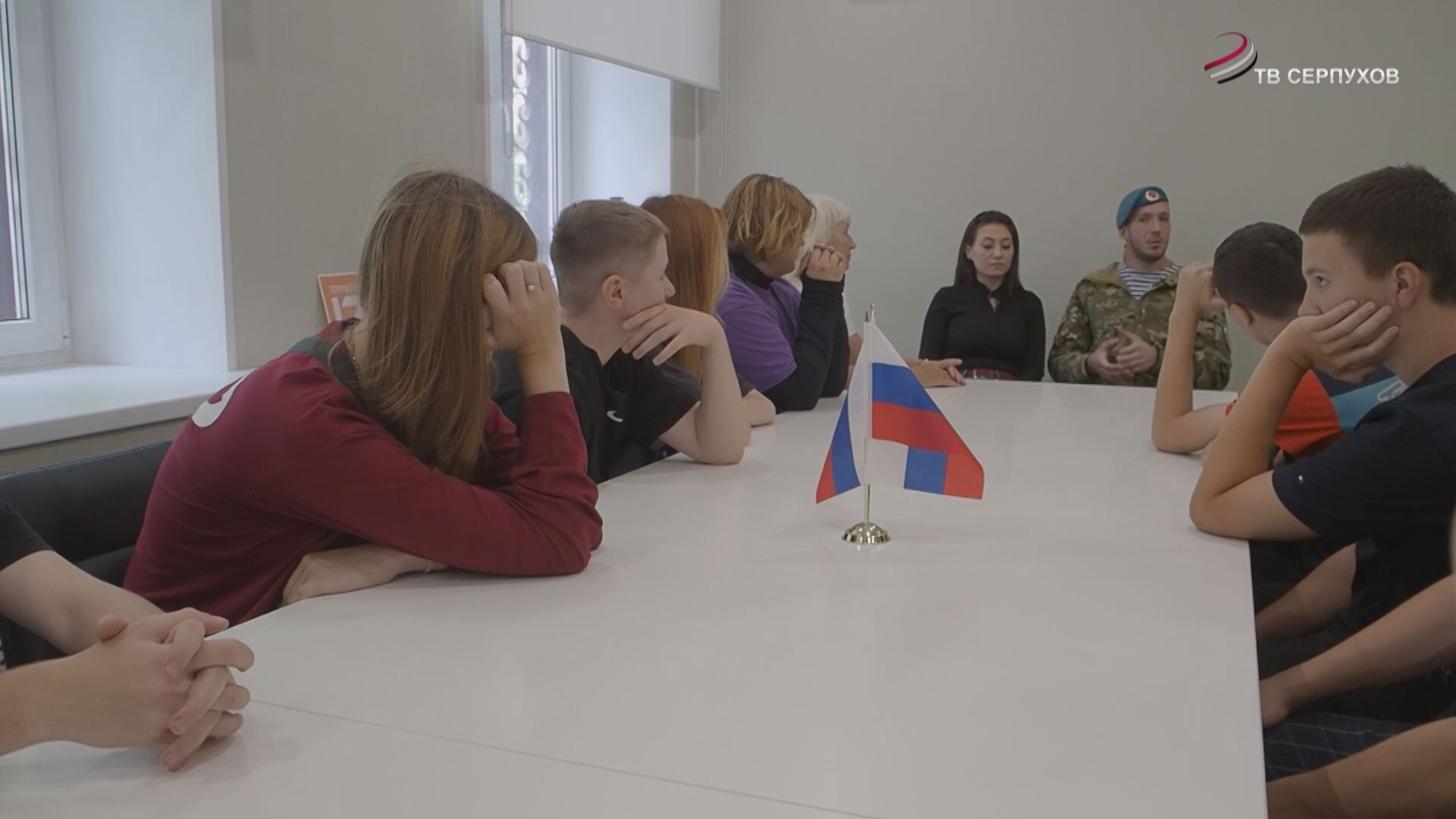 В Едином центре поддержки участников СВО и членов их семей состоялась встреча с бойцом СВО