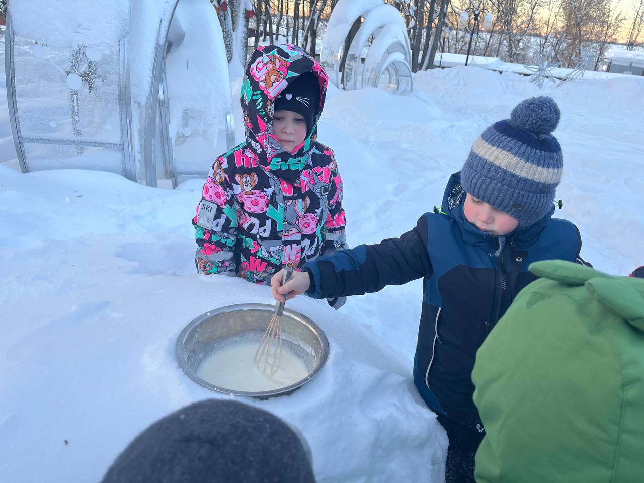 Юные серпуховичи научились готовить мороженое на снегу