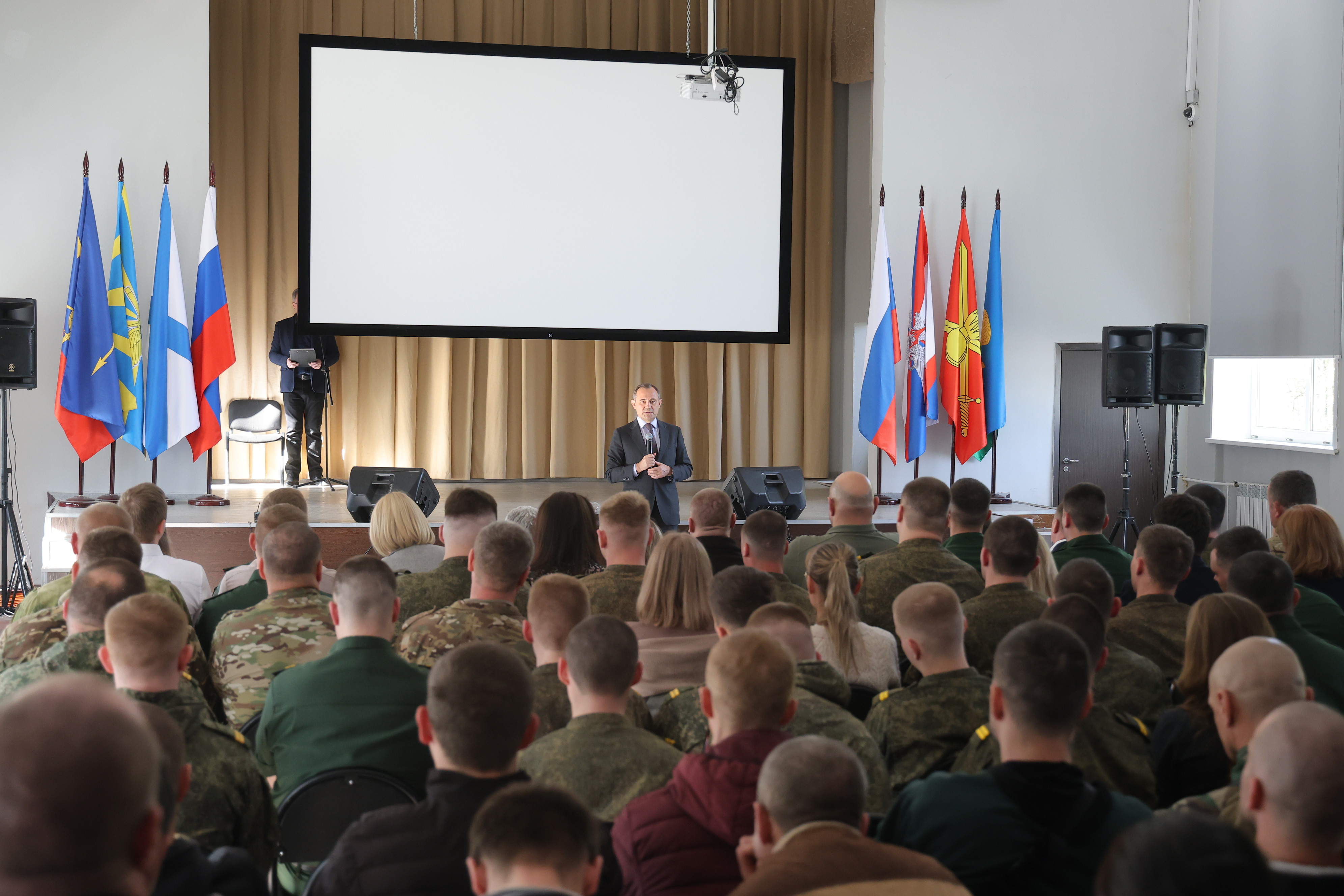 Игорь Брынцалов: За год работы областного пункта отбора бойцов на военную службу более 15 тысяч жителей Подмосковья заключили контракт с Минобороны 