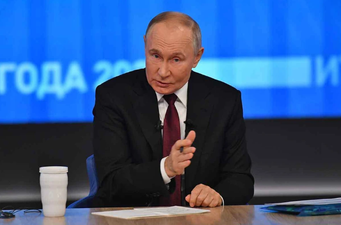 На Прямой линии с Владимиром Путиным обсудили ход СВО, темпы развития экономики и поддержку семей с детьми