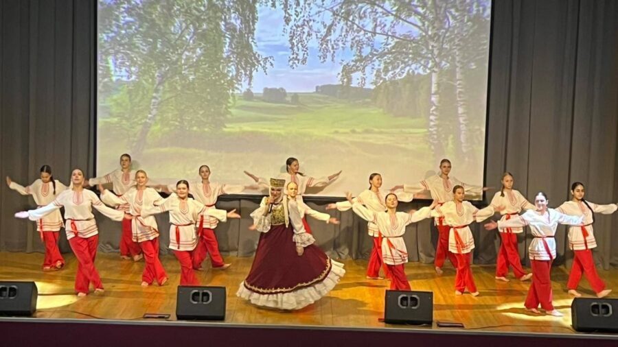 Танцоры «Dance Fly» из Серпухова выступили в Москве вместе с солисткой Государственного хора им. М. Е. Пятницкого 