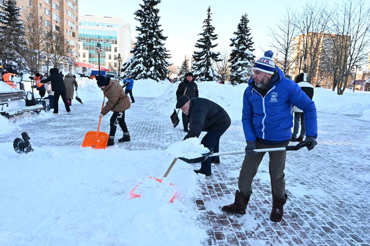 Серпухов присоединился к общеобластному субботнику, организованному «Единой Россией»
