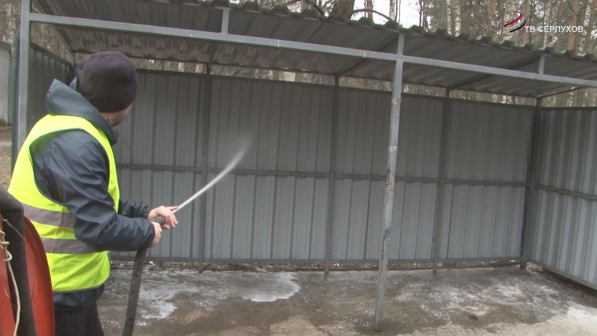 Контейнерные площадки  в округе приводятся в порядок