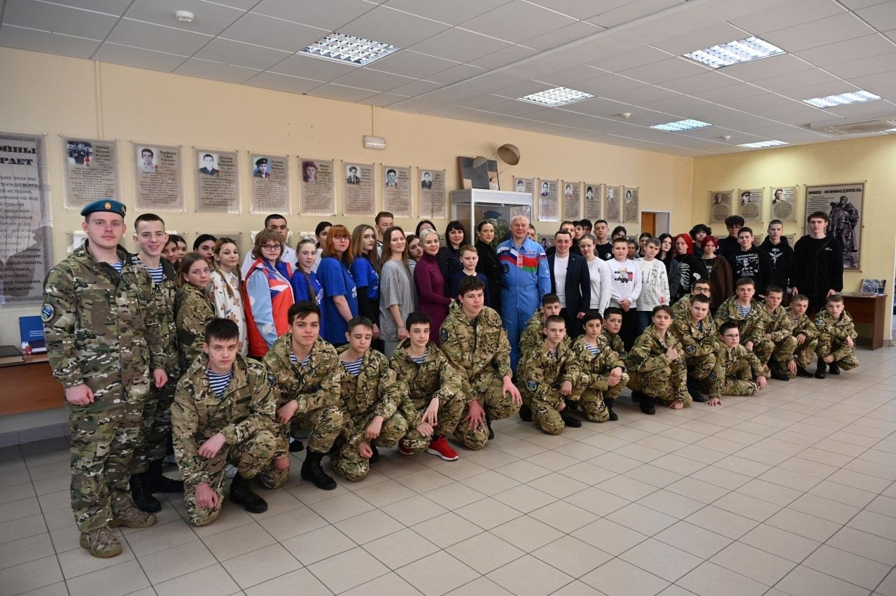 С молодёжью Серпухова встретился космонавт Олег Новицкий