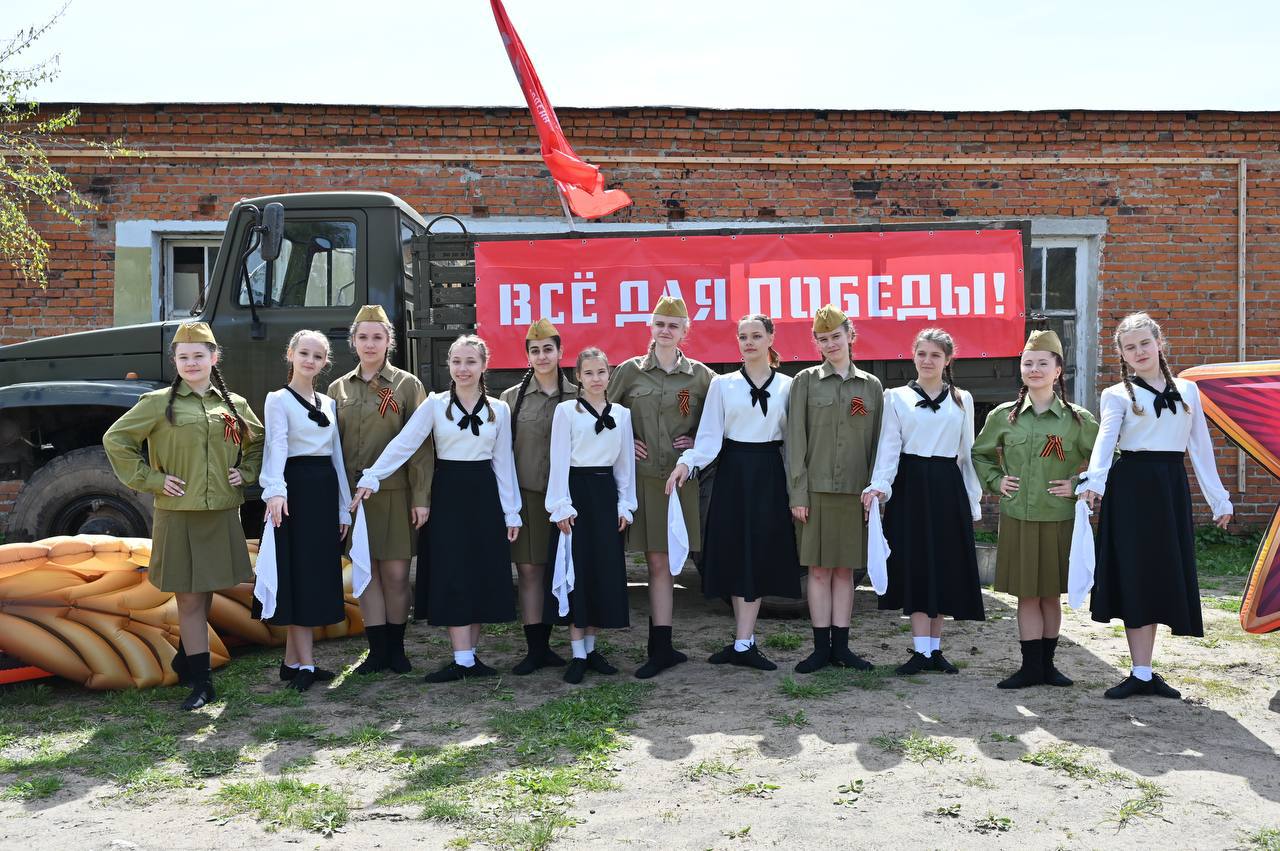 Концертная программа «Фронтовая агитбригада» прошла в Серпухове на Ивановой горе