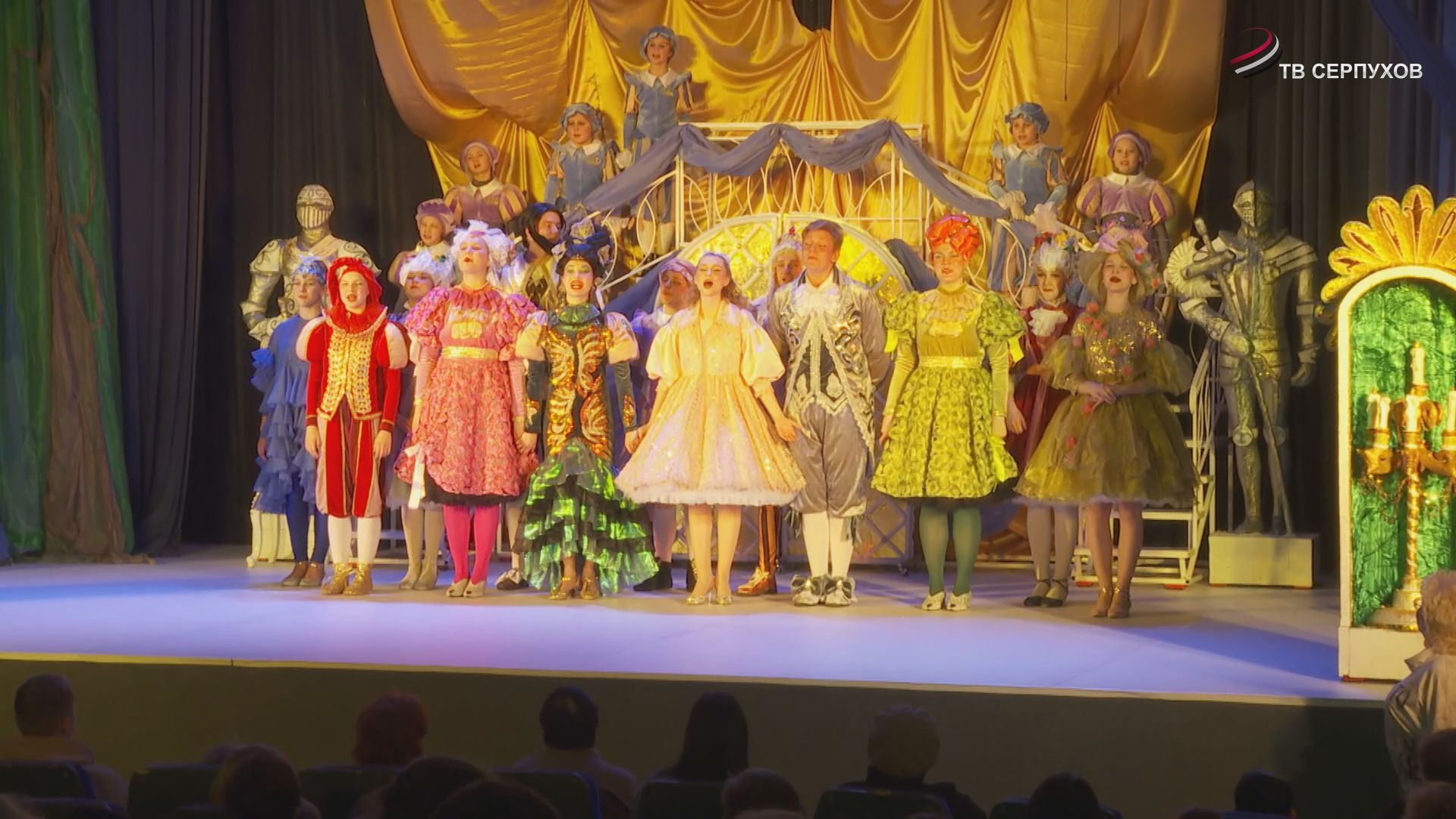 Сотрудники учреждений культуры Серпухова поздравили защитников Отечества