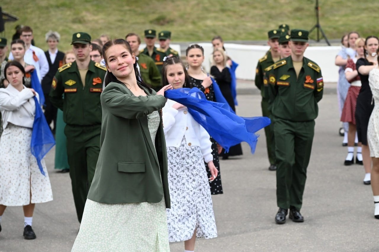 Патриотическая акция «Синий платочек» состоялась в Серпухове
