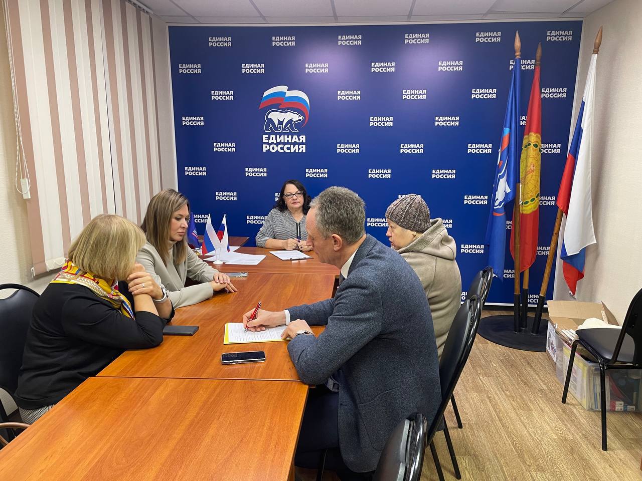 В Большом Серпухове стартовала Декада приёмов граждан, приуроченная ко Дню рождения партии «Единая Россия»